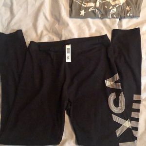 Victoria Sport Leggings - MED